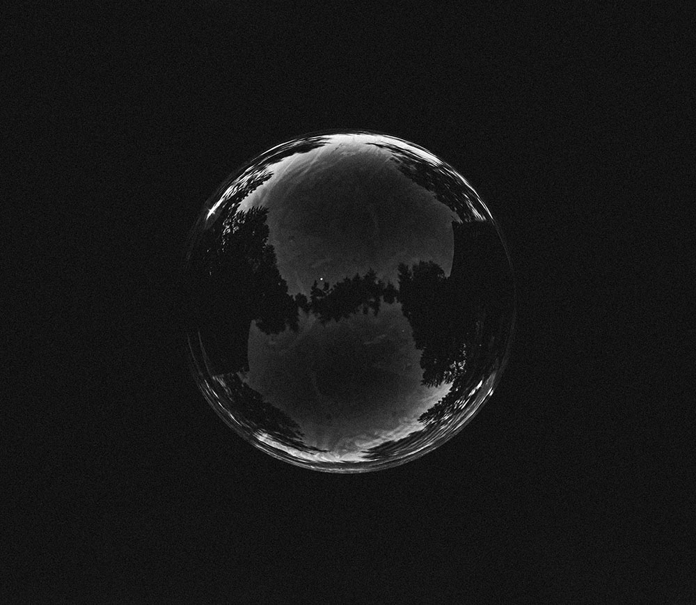 The AI Bubble, Market Concentration, and the Cost of Overconfidence