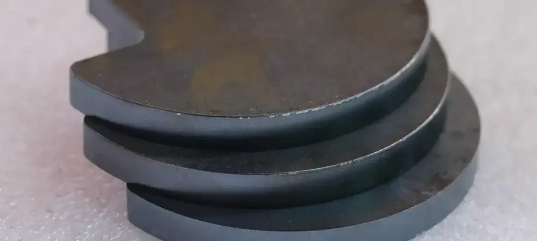 Kern Schneidlaser mit großem Arbeitsbereich