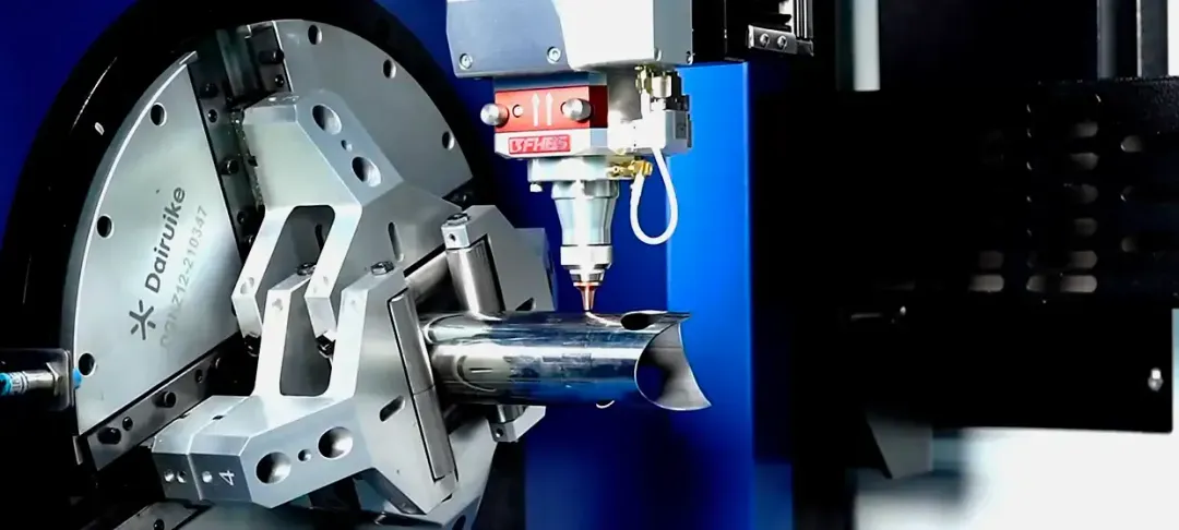 Kern Schneidlaser mit großem Arbeitsbereich