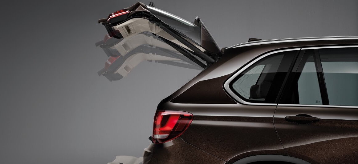 Chargement du dériveur Reverso dans le coffre d'un SUV