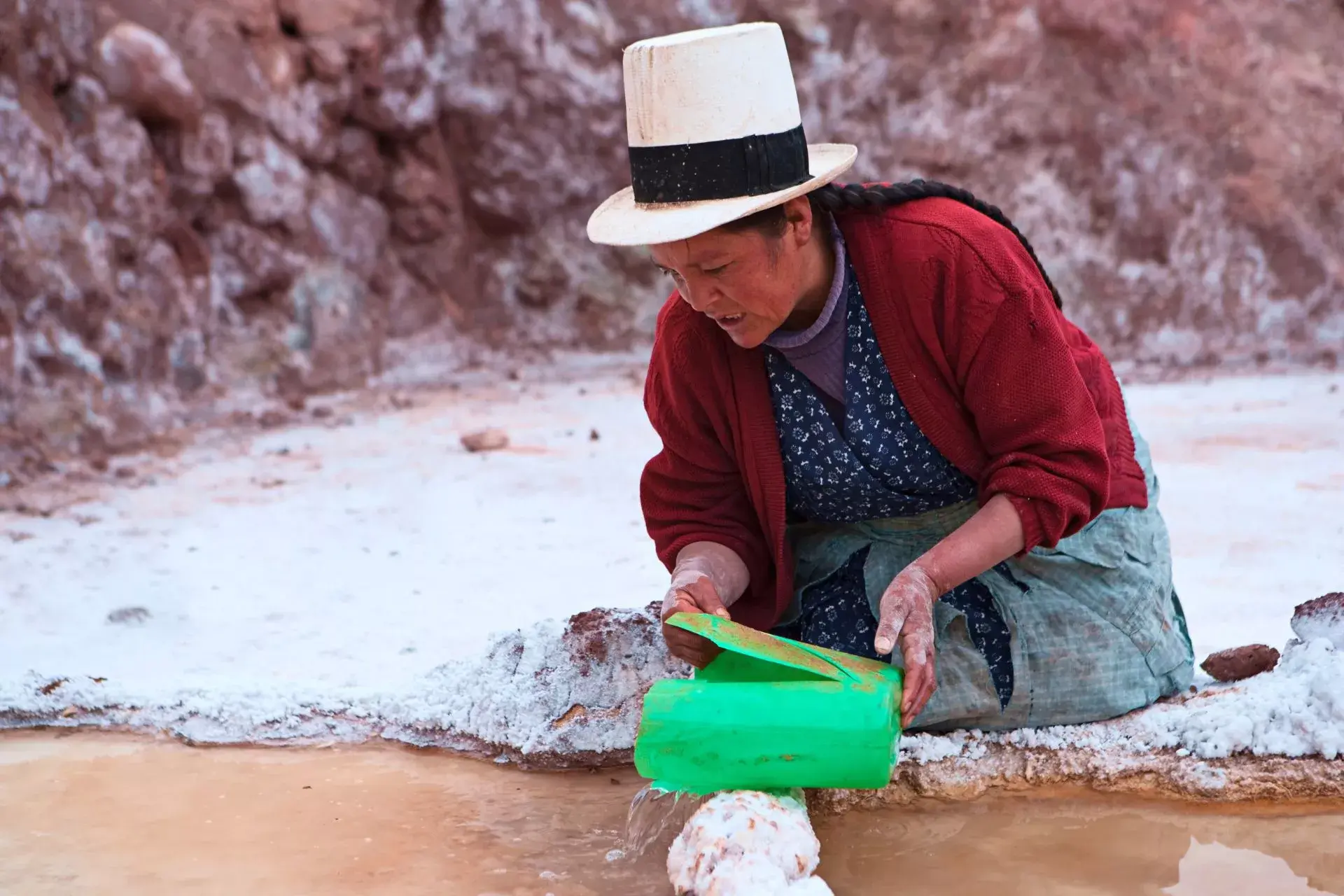 Maras Salt Mines Locals