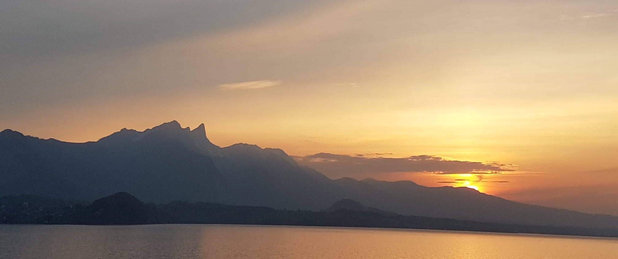 Yogachtsam-Rückzugsort-Ein-Raum Zum-Sein-suntet
