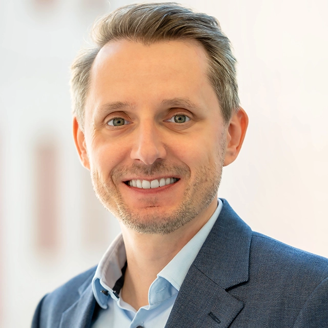 Porträtfoto von Dr. Johannes Lejeune, Senior-Projektmanager bei der HOLM GmbH in Frankfurt