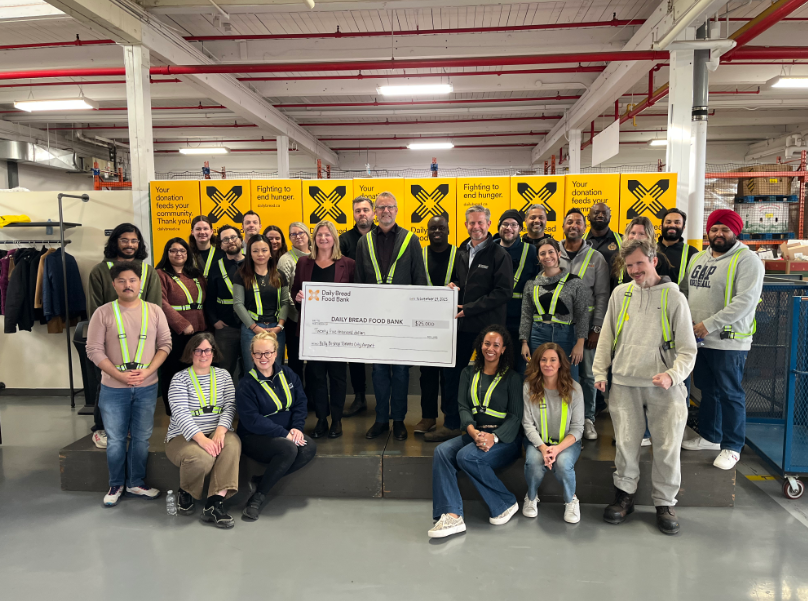 Billy Bishop Toronto City Airport donates $25,000 to kick off holiday season donation drive 