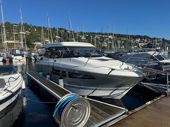 Jeanneau NC9 (Merry Fisher)