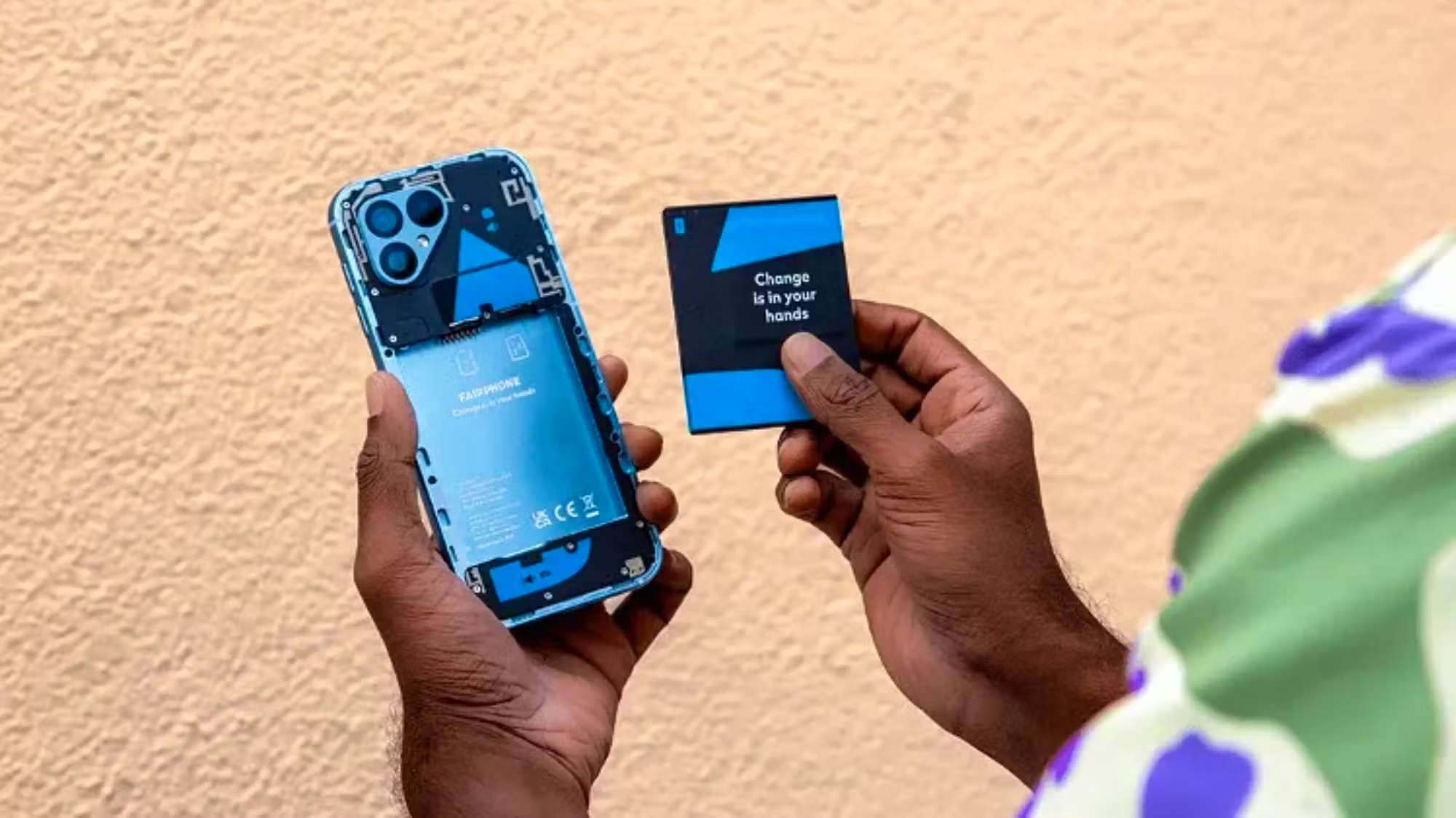 Il Fairphone è un classico tra gli smartphone sostenibili. "È noto per il suo design modulare, che facilita le riparazioni e prolunga la vita del dispositivo", afferma Stephan Kurmann di Digitec Galaxus.  Fairphone.com