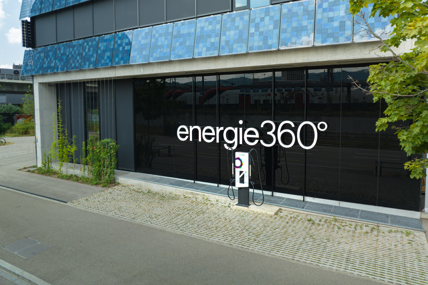 Auch beim Hauptsitz von Energie 360° gibt es Ladestationen für E-Autos.