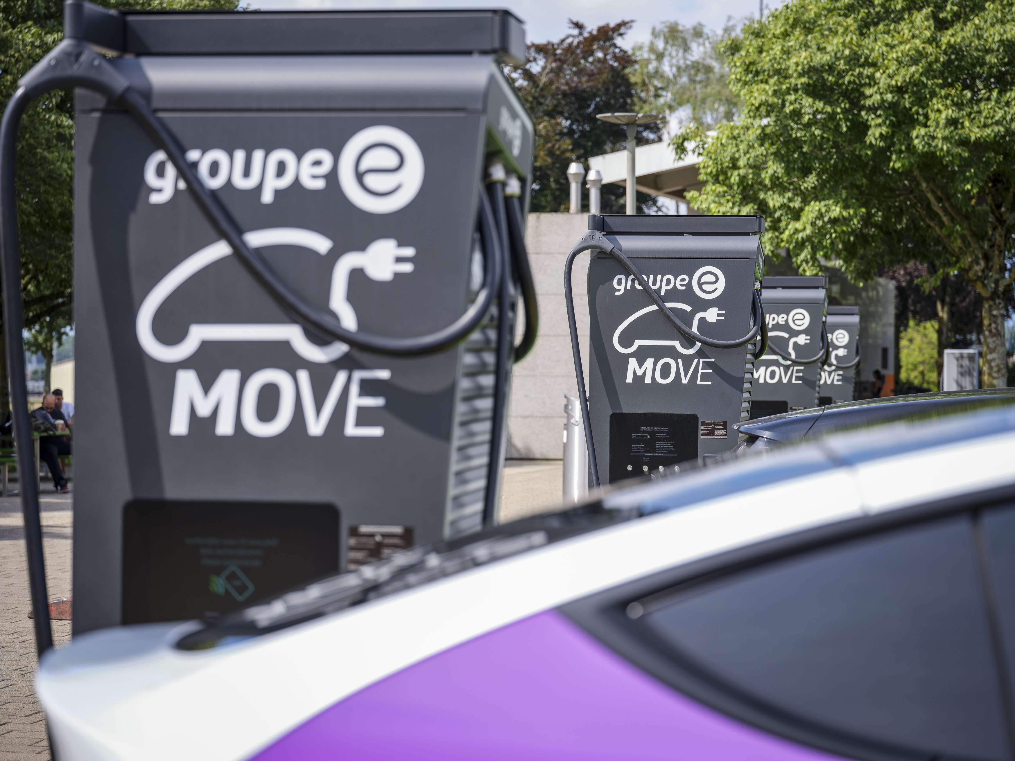 Schnellladestationen von Move Mobility, dem neuesten Mitglied der Mobilitätsgruppe von Energie 360°.