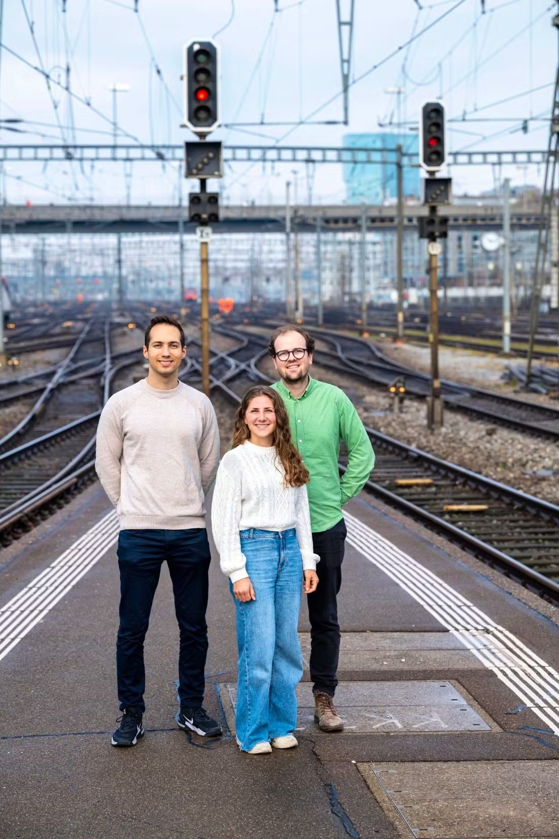 L'équipe fondatrice de SimpleTrain à la gare centrale de Zurich : une idée entre amis est devenue une start-up primée.