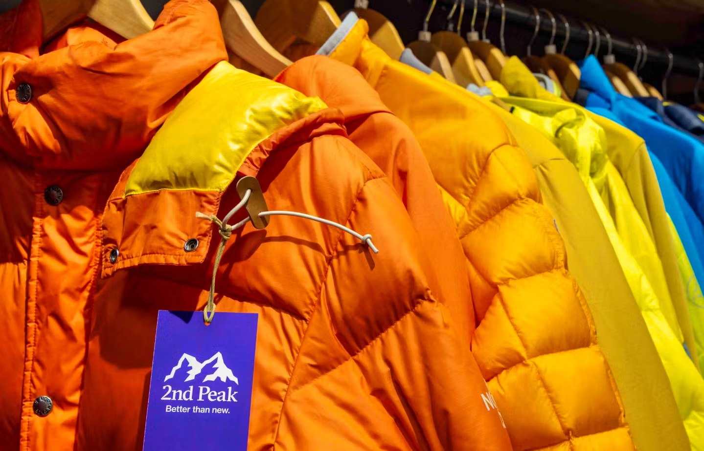 Isa Schindler ist der Meinung, dass Anbieter von Neuwaren und Secondhand sich nicht konkurrieren müssen, sondern miteinander für mehr Nachhaltigkeit arbeiten können.ZVG