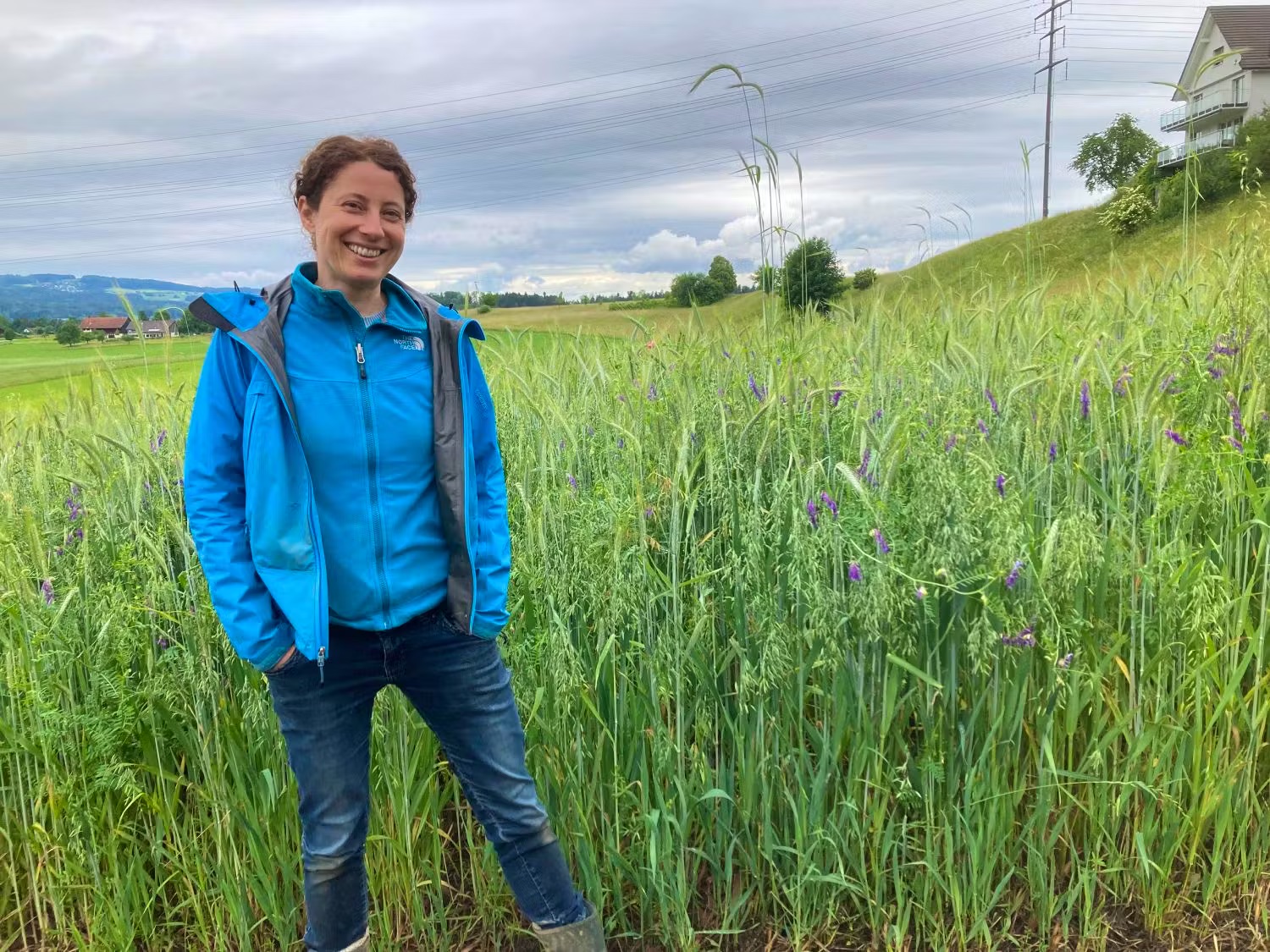 Petrissa Eckle hat die Vision einer Landwirtschaft, die nicht mehr gegen, sondern mit der Natur arbeitet. Ihr Ziel: Böden stärken statt Spritzen.privat