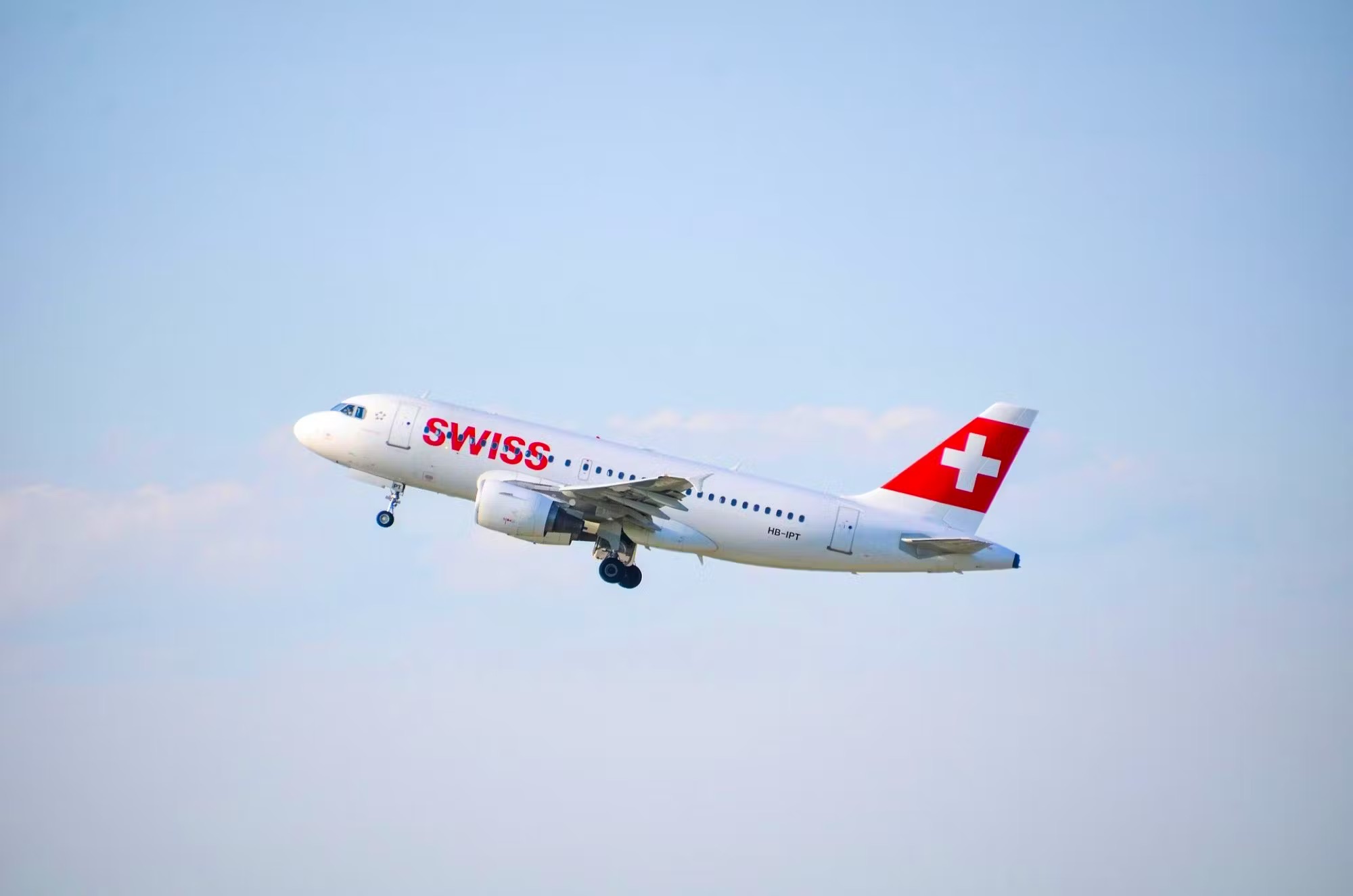 Probabilmente ci vorrà del tempo prima che Swiss raggiunga il suo obiettivo: entro il 2025, meno dell'1% dei voli decollerà utilizzando combustibili non fossili.Sarah_Loetscher | Pixabay