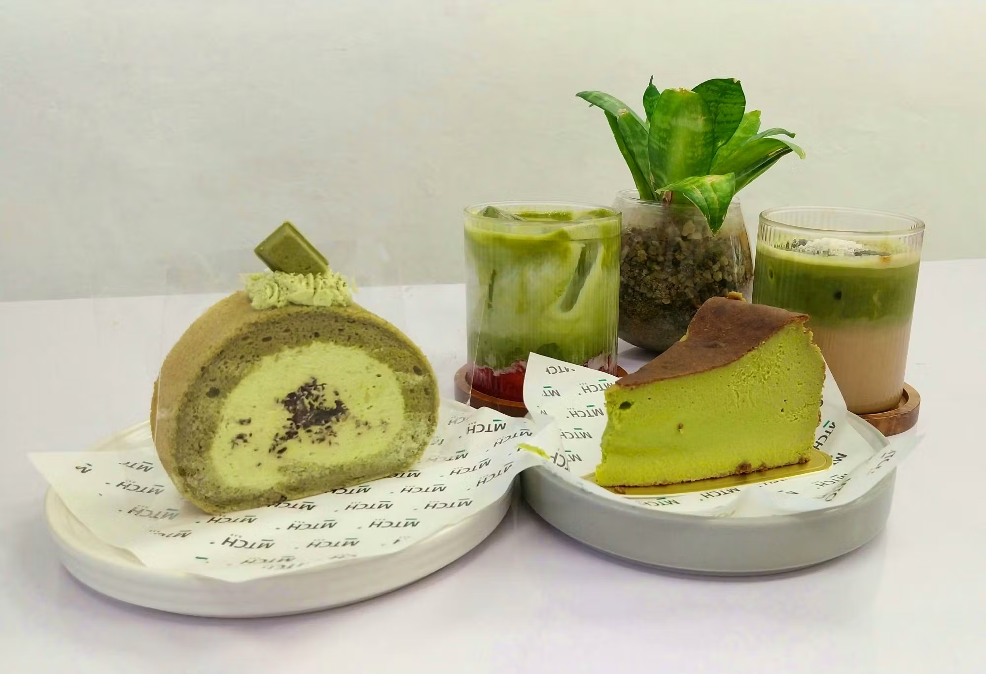 Das grüne Pulver ist mittlerweile nicht nur im Latte zu finden, sondern auch in vielen weiteren Produkten. Foto: Unsplash