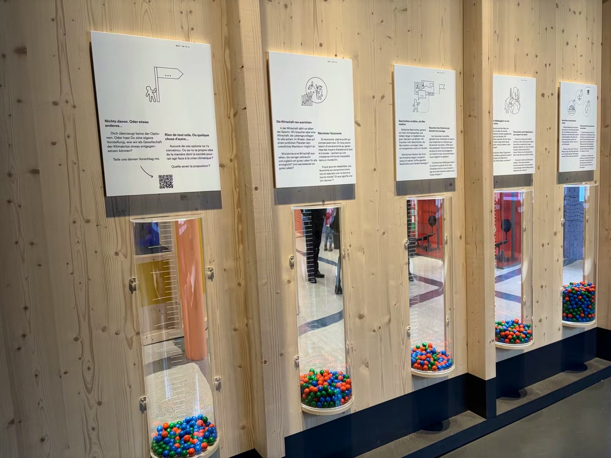 Interaktive Elemente lassen die Besuchenden an Entscheidungen teilhaben.WSZ