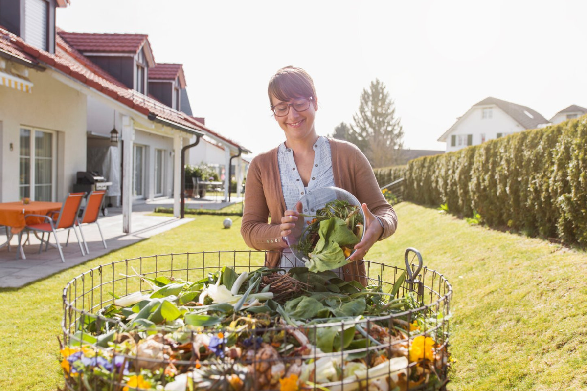 I residui organici, come i rifiuti vegetali, costituiscono la base per la produzione di biogas a basso impatto ambientale