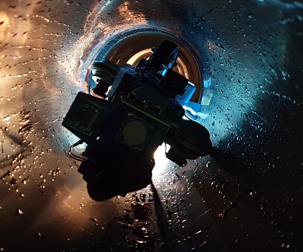 Der smarte Roboter von Fluidbot erkennt Lecks in Wasserleitungen, bevor sie entstehen.