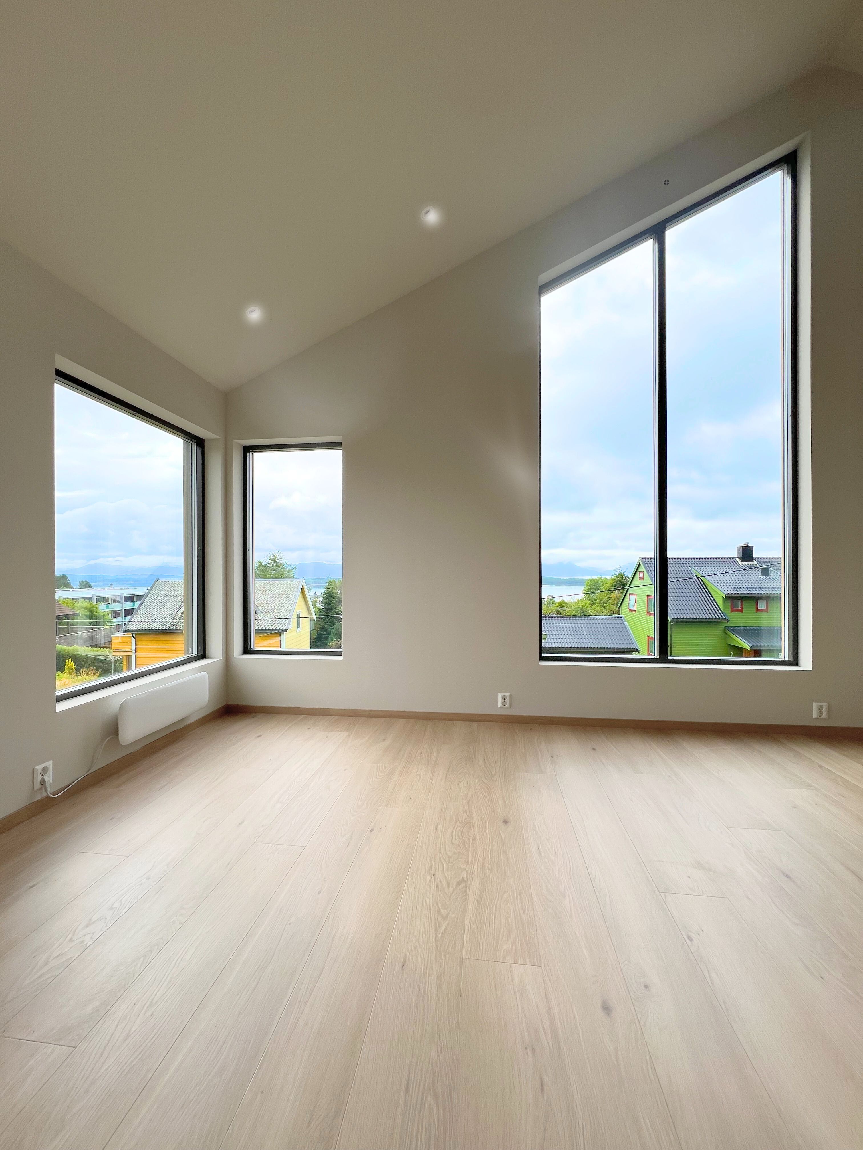 Øverlandsvegen 25 | Moderne Enebolig med sentral beliggenhet i Molde