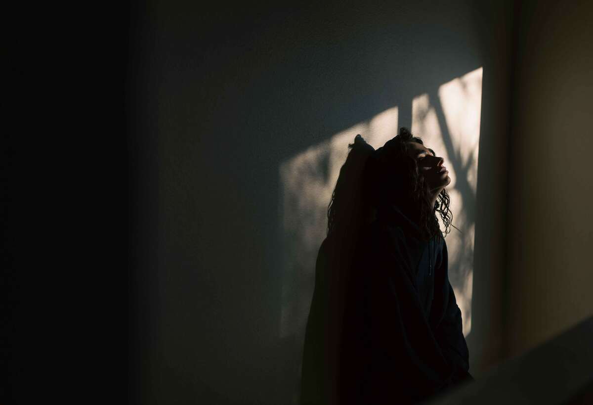 What Is Alcohol Withdrawal Syndrome? Signs and Stages