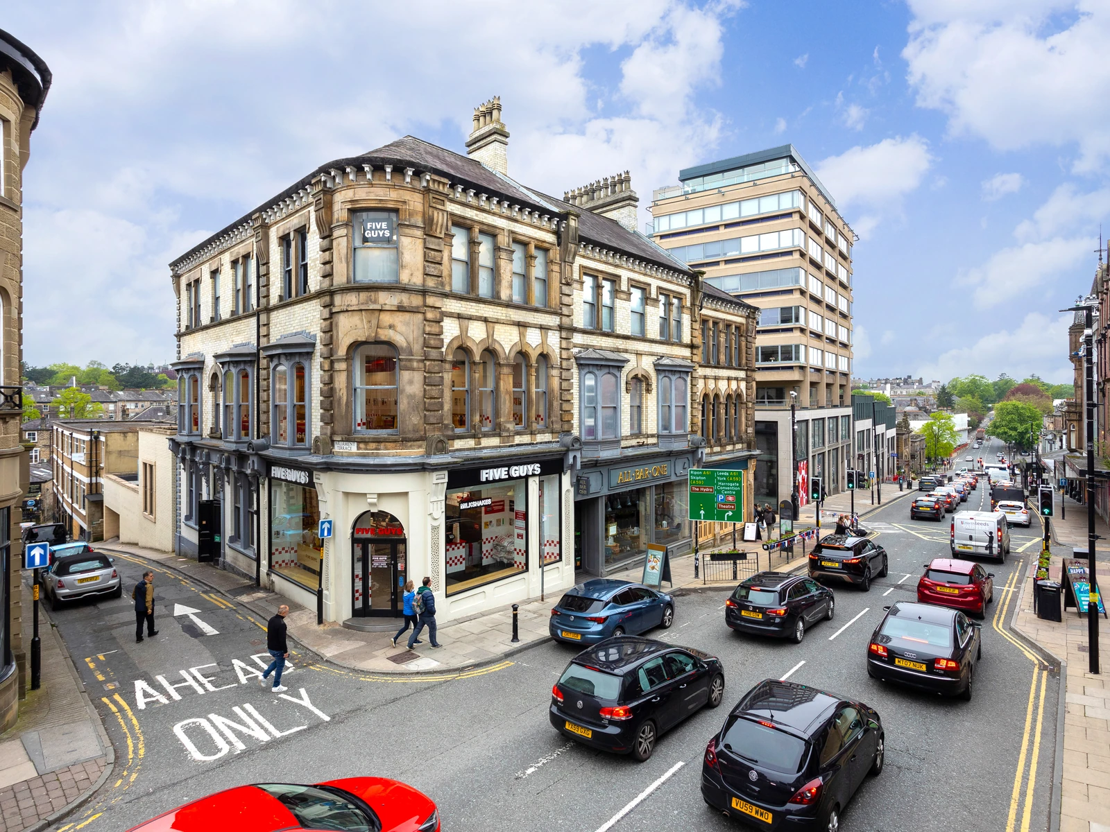 photo 3 Commerces à Harrogate