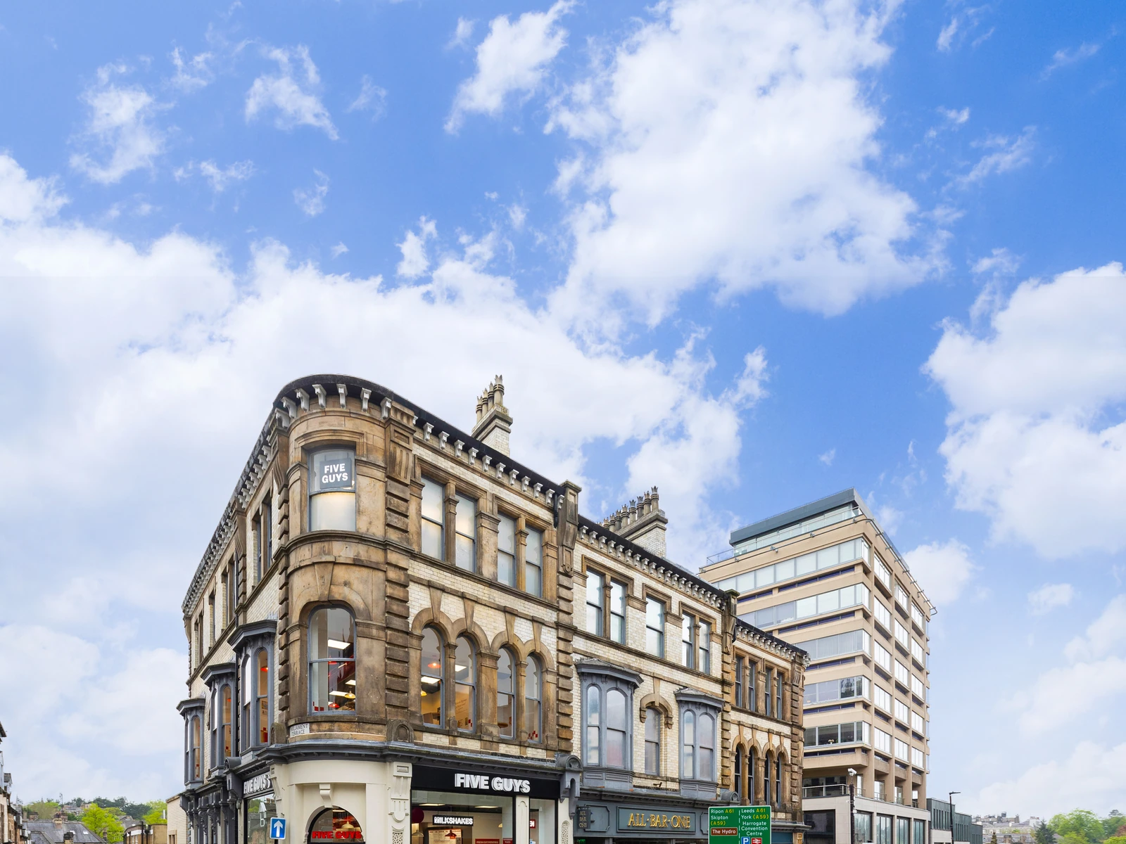 photo 6 Commerces à Harrogate