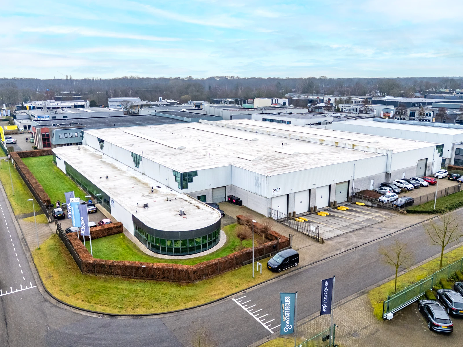 photo 2 Entrepôt et bureaux à Drunen