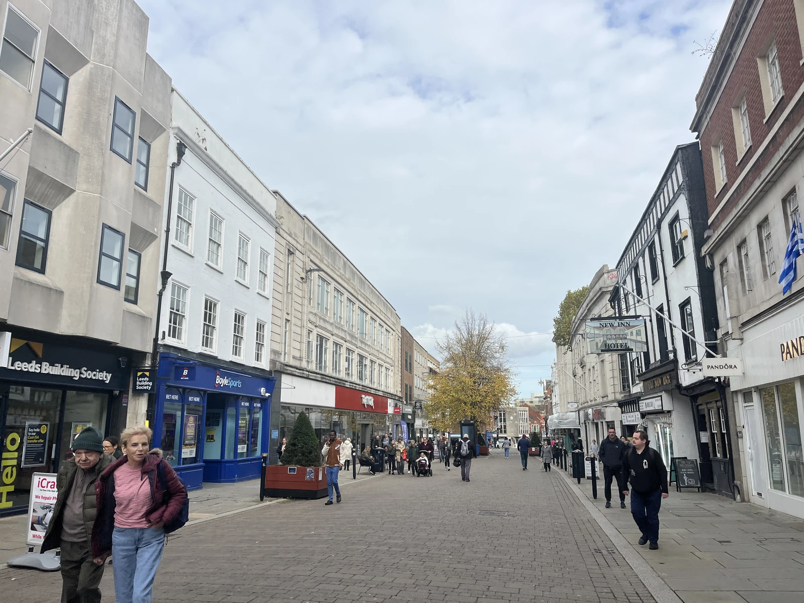 photo 2 Commerce à Gloucester