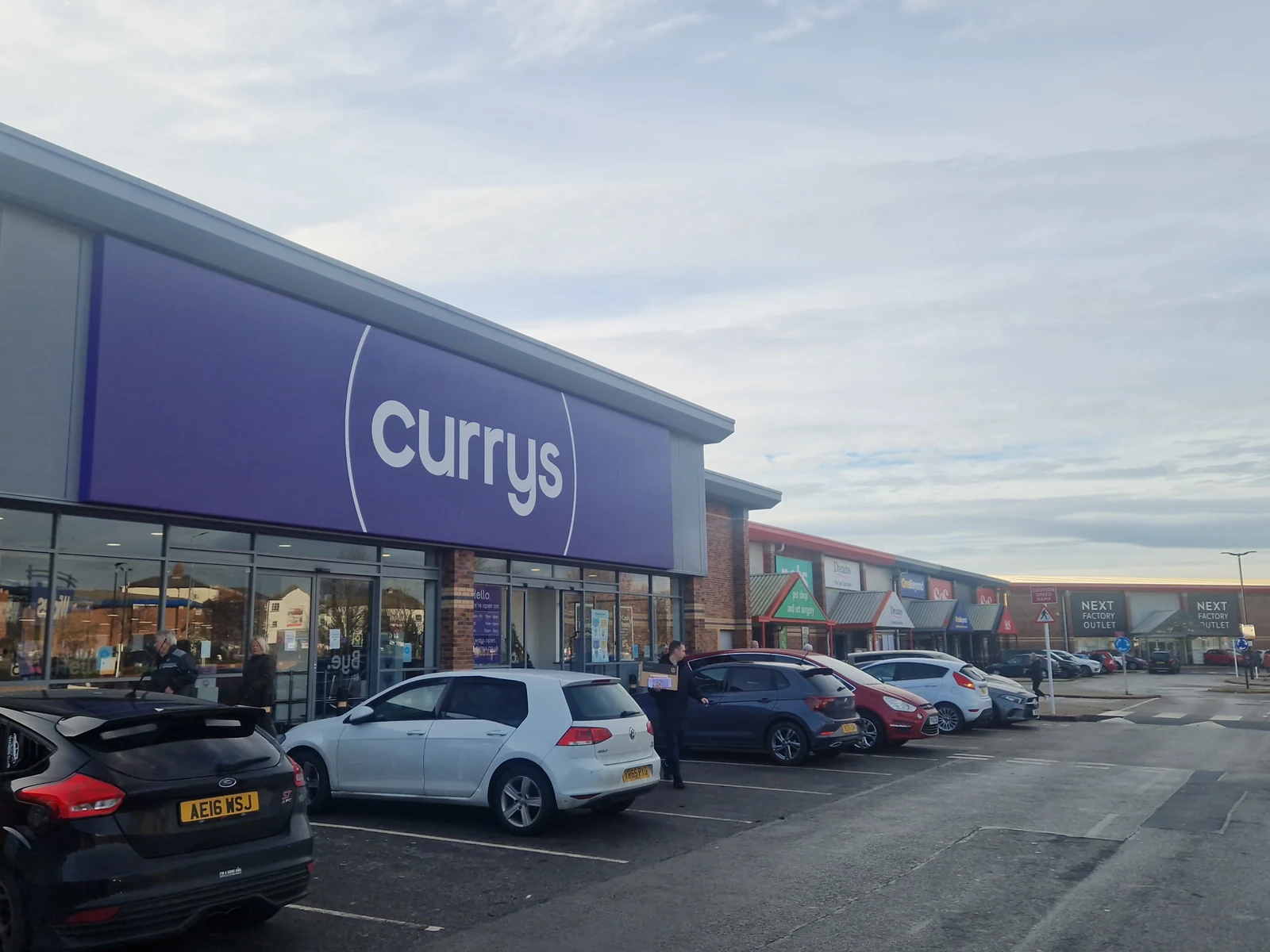 photo 4 Commerces à Wakefield