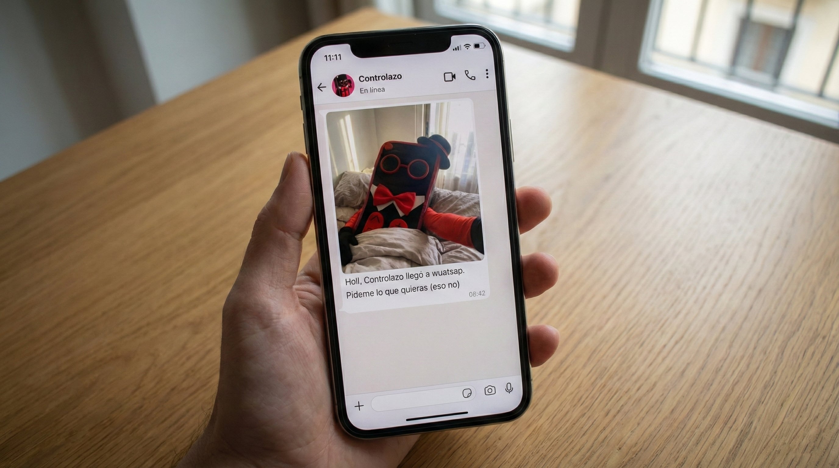 Controlazo: Tu nuevo mejor amigo ahora vive en WhatsApp (y controla Zapping)