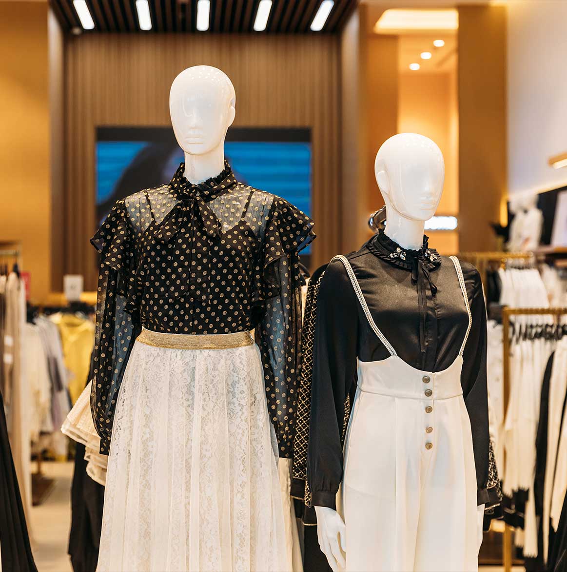 Modal window titled “Material Request Card” displaying fields: Code “ABC1234567890”, Name “DIAMOND TIP – 4MM”, a description text area placeholder, Quantity “160”, Revision Quantity “–”, Supplier Group dropdown, and a purple “Save” button.