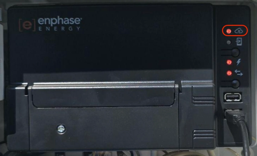 Voyant rouge passerelle enphase signalant un défaut de connexion au réseau.