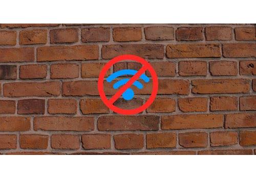 Des murs trop épais bloquent le wifi.