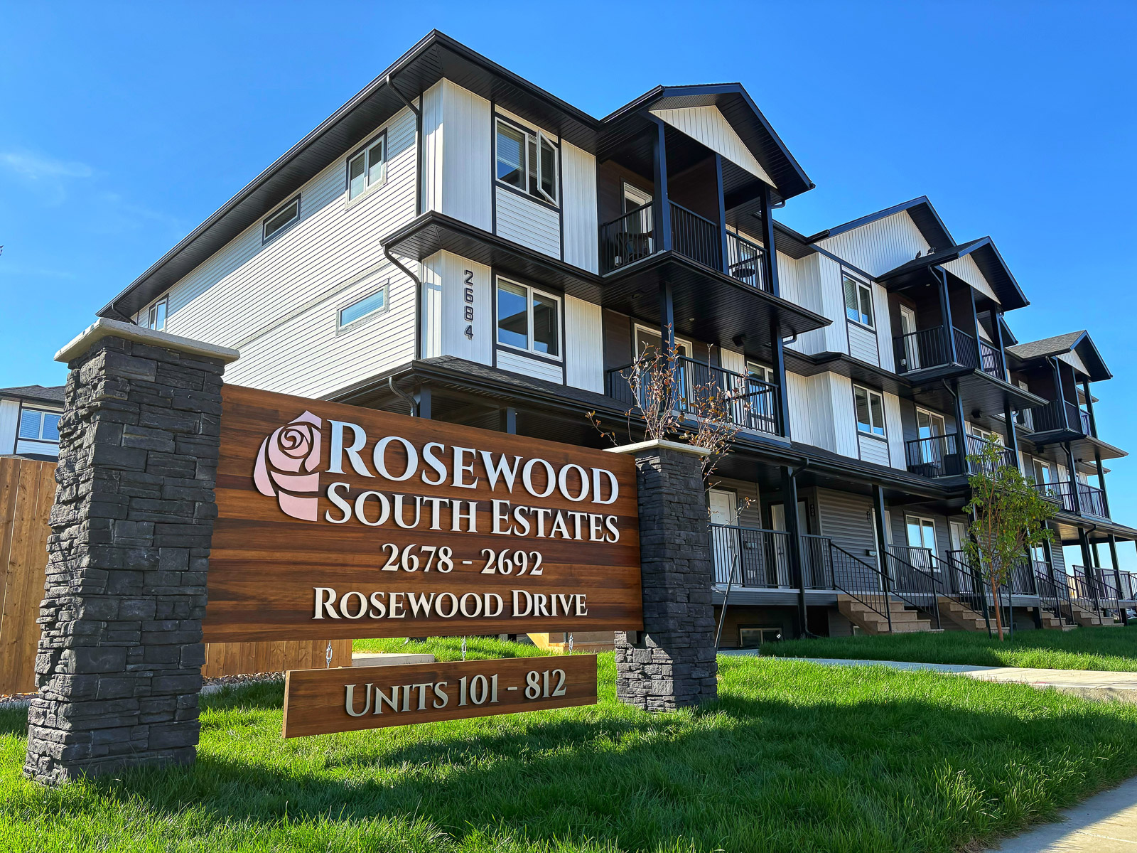 Exterior photo of Plainsview Estates building