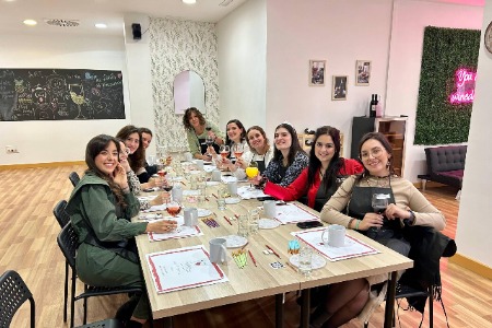 Paint and sip in Toledo - Team 1
