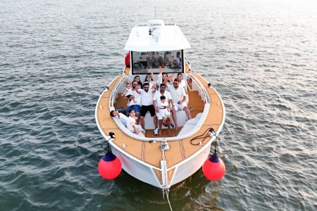 Boat tour in Goa - Team 1