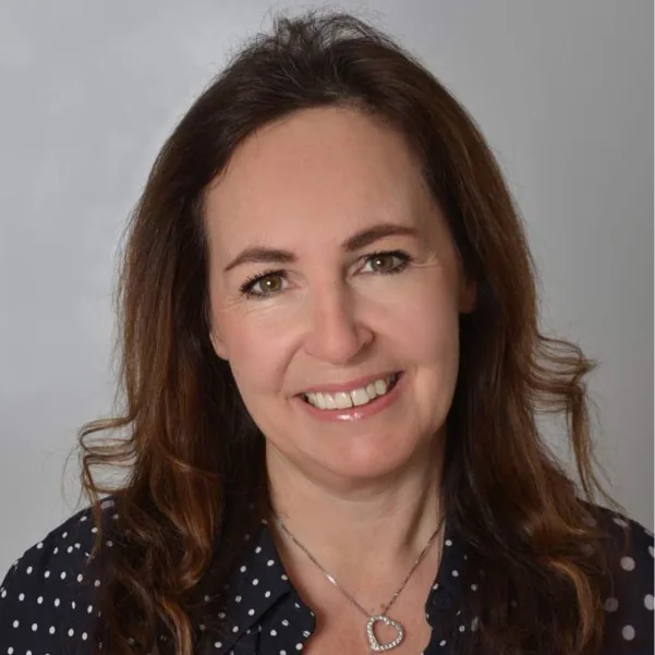 Ruth Miller headshot