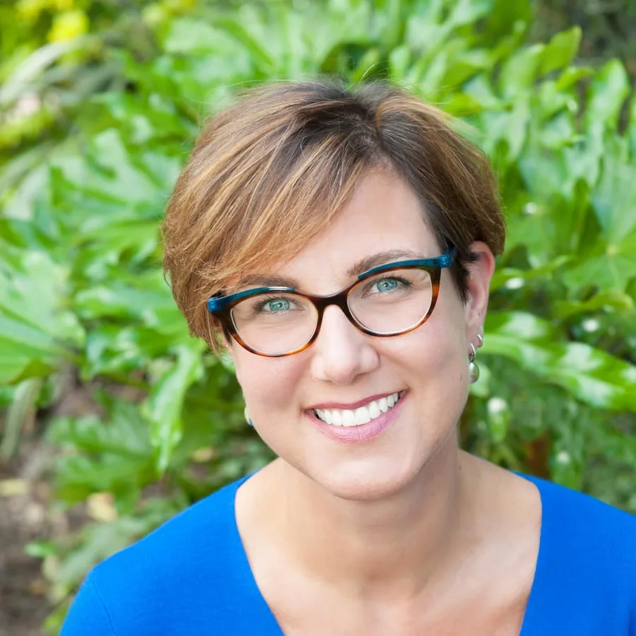 Alison McDowell headshot