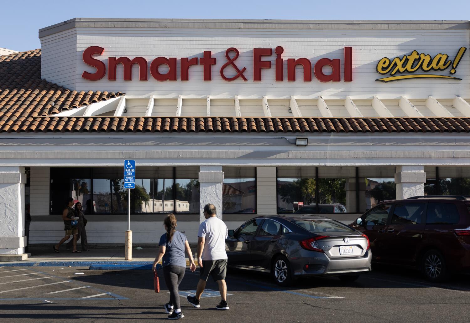 Amid state inaction, California chef sues to block sales of foam food containers
