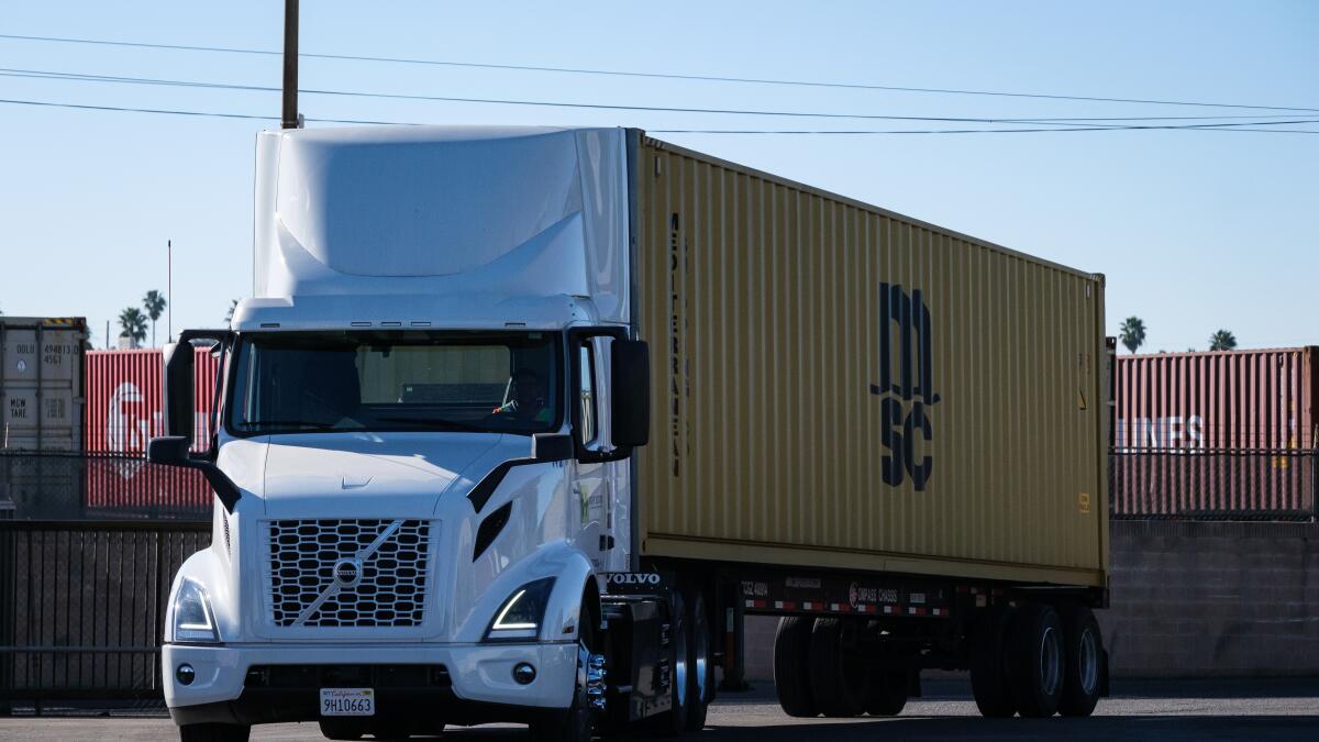 Contributor: Truck makers breaking emissions deal are hurting themselves — and all Californians