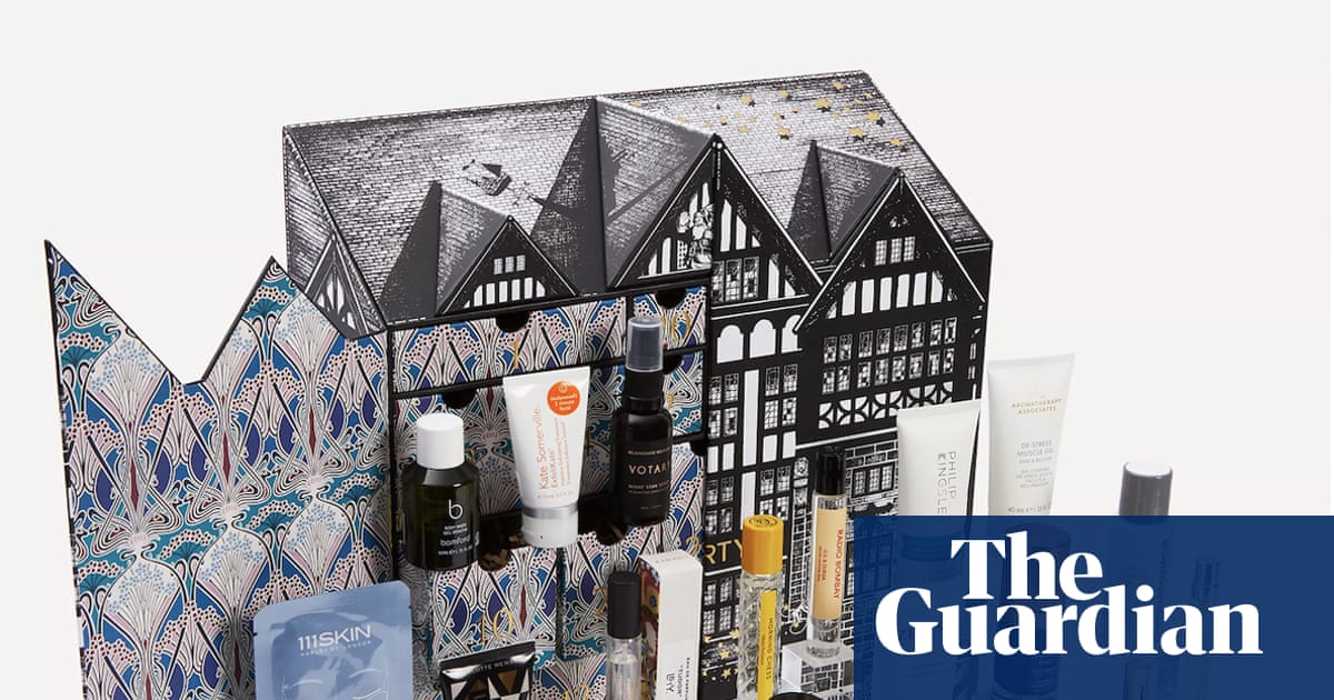 ‘Superfluous consumerism’: adult Advent calendar trend alarms green groups
