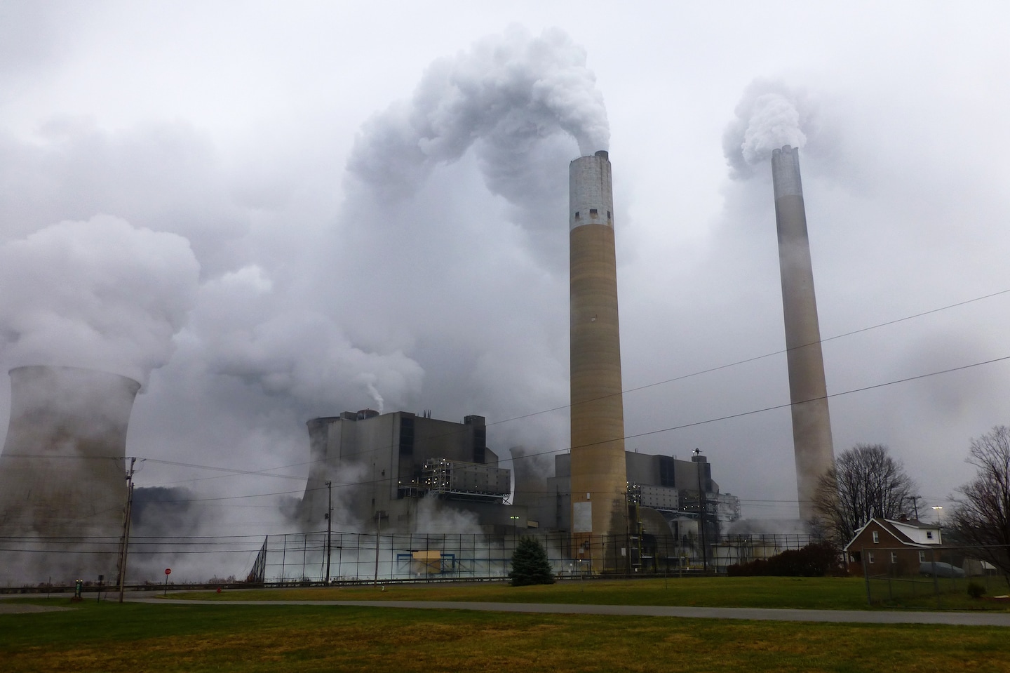 Trump EPA to abandon air pollution rule that would prevent thousands of U.S. deaths