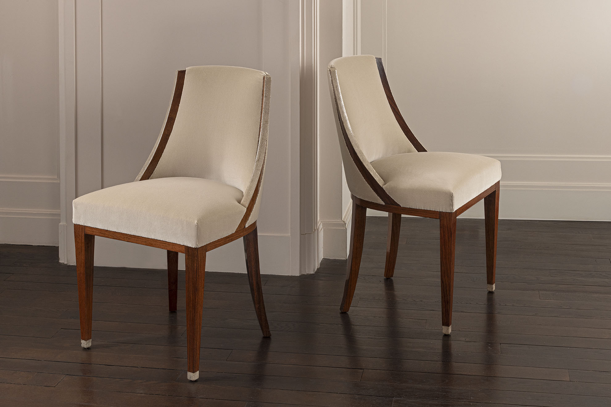 Ensemble de 6 chaises en galuchat