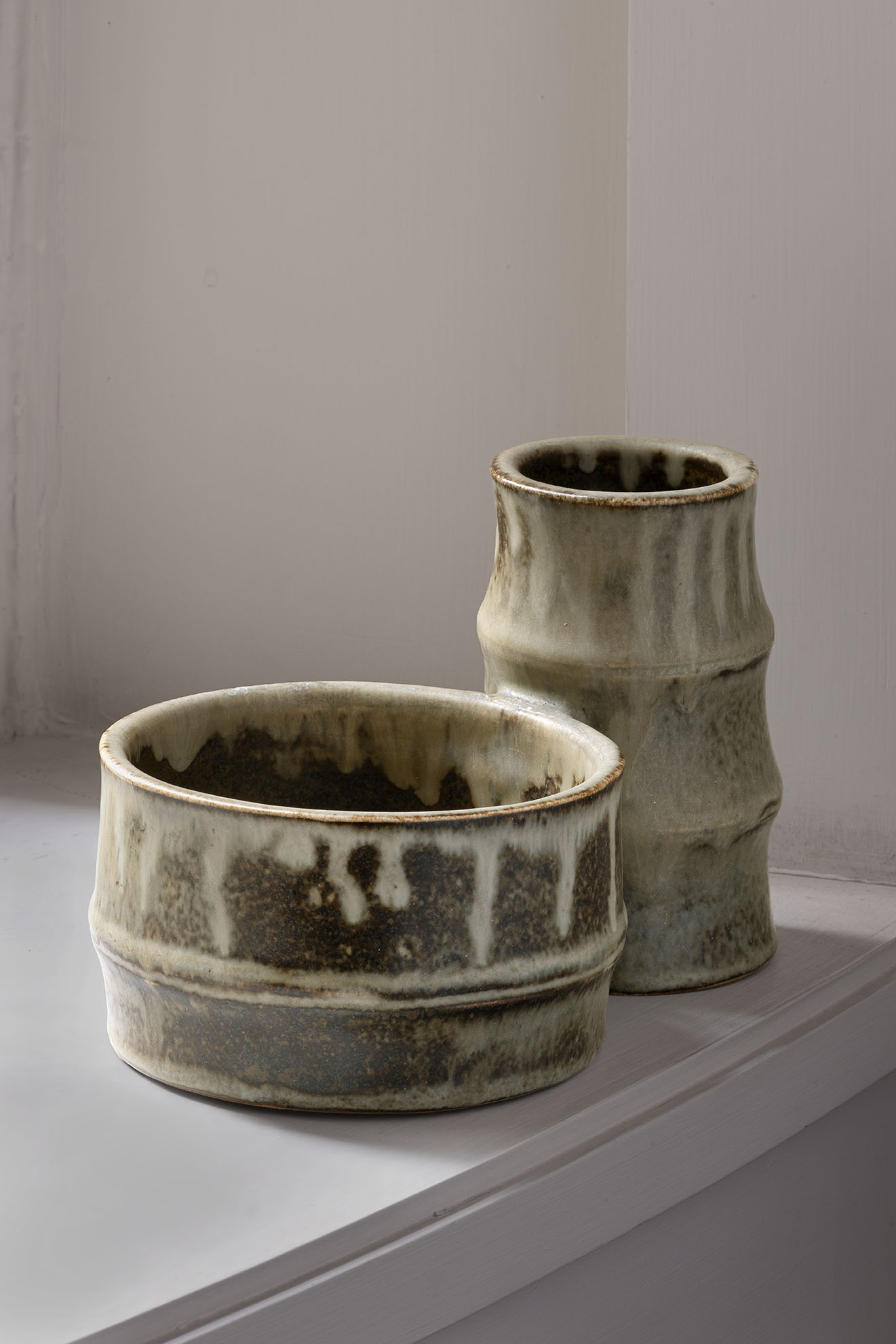 Deux pots en ceramique en forme de bambou