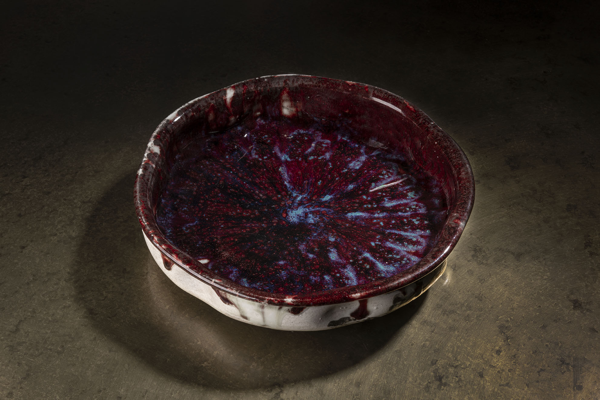 Plat en grès émaillé