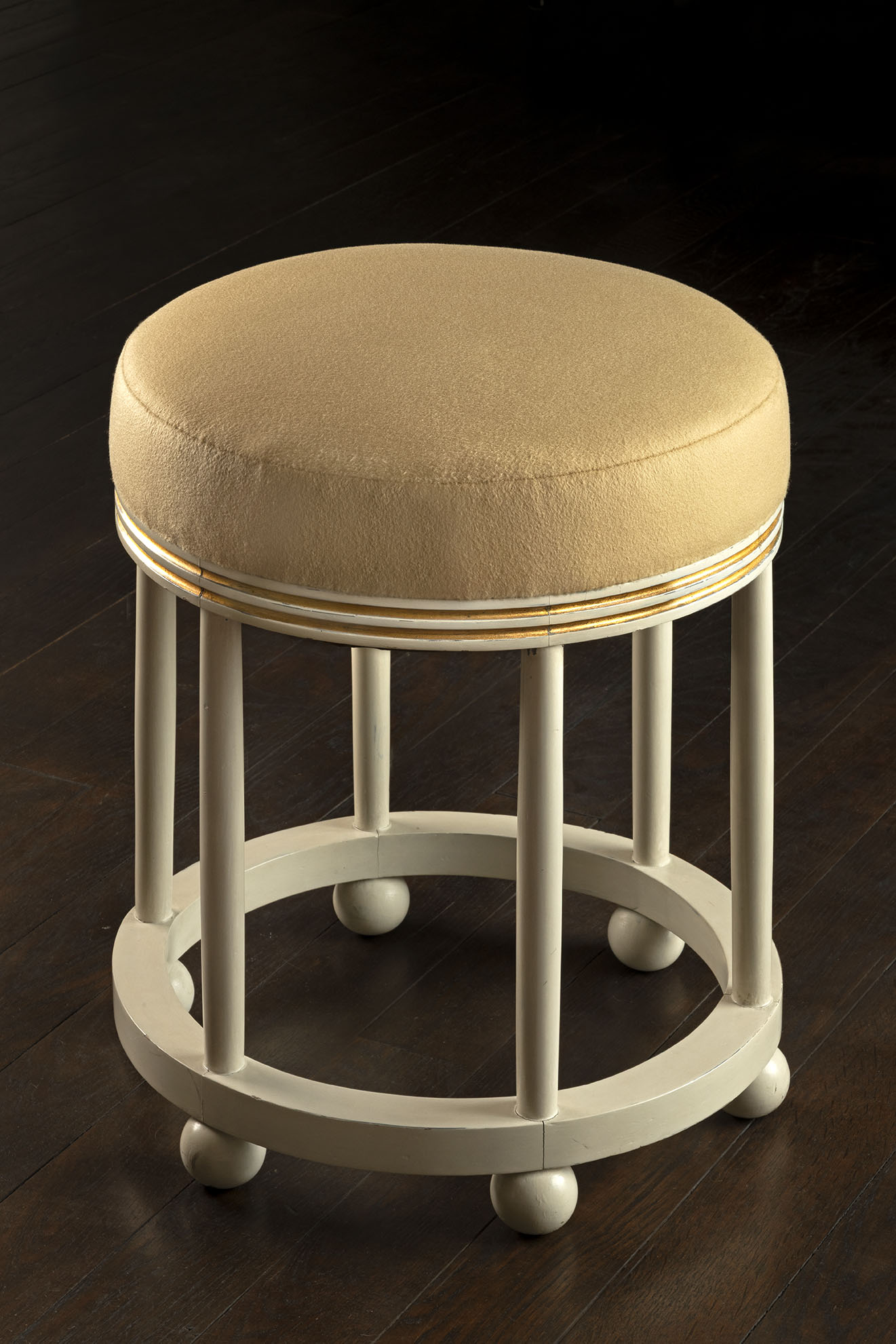 Lacquered wooden stool with gold trim