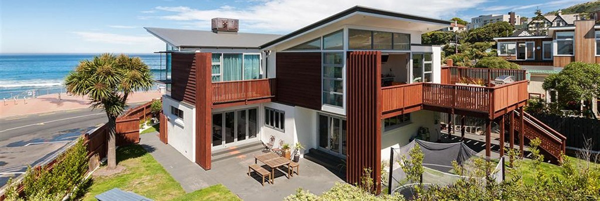 rimu house overlooking beach