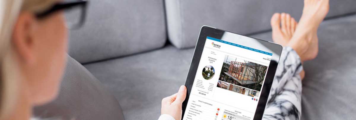 lady tracking her renovation project from home using refresh control software