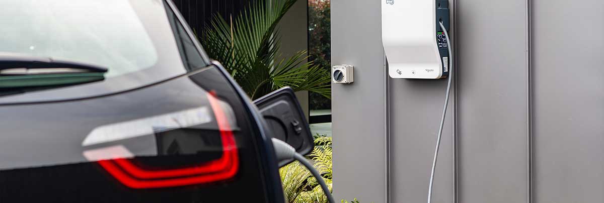 Electric vehicle charging at residential garage in NZ