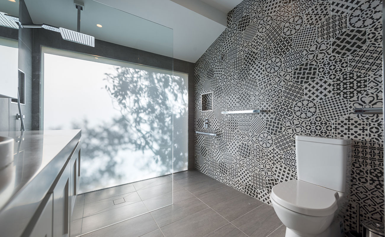 mid range bathroom
