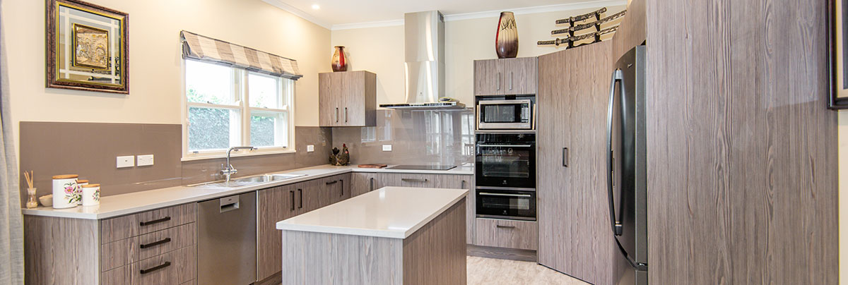 A kitchen, dining and lounge renovation for an older home in New Zealand. Renovating the kitchen dining and lounge area.