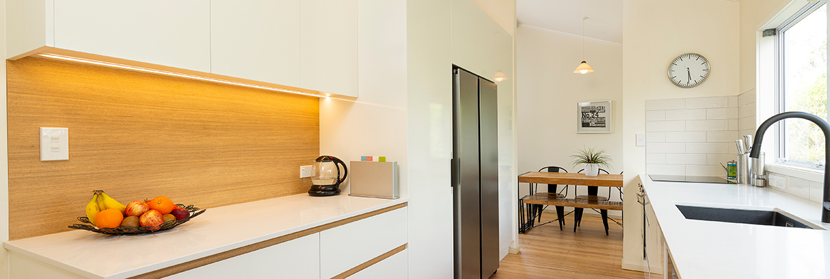 This kitchen renovation utilised clean lines and modern designs to maximise the space.